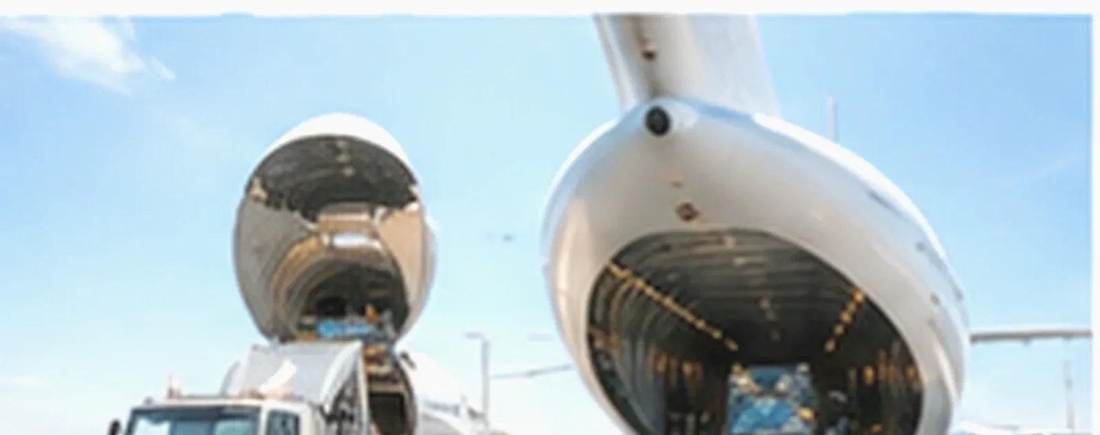 Global Logistics — Service Landing Hero