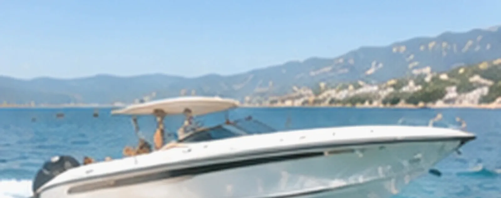 Custom Boats — Service Landing Hero