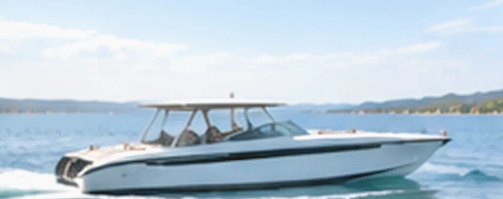 Electric Yachts — Service Landing Hero