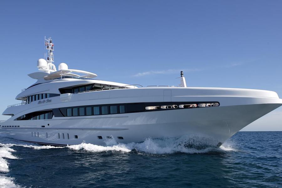 Man of Steel - Heesen official image