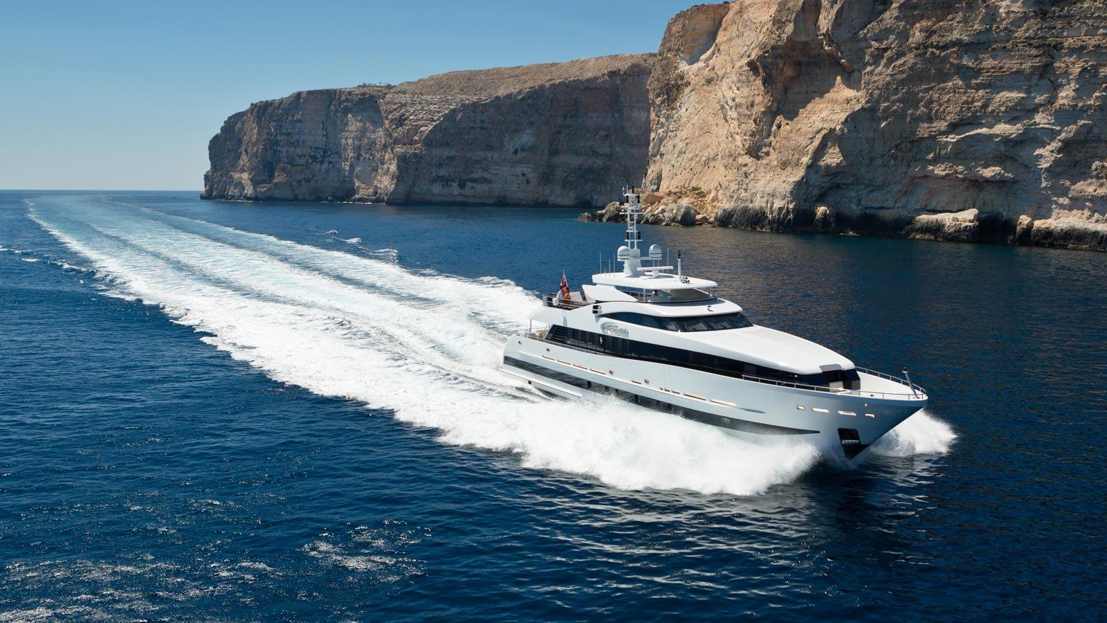 Galactica Plus - Heesen official image