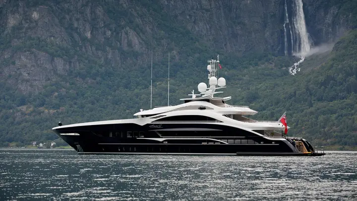 Ann G - Heesen official image