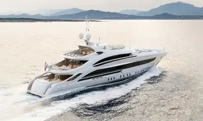 All of us have an aura. Check out Heesen’s! press image