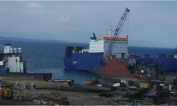 Ship recycling - official IMO image
