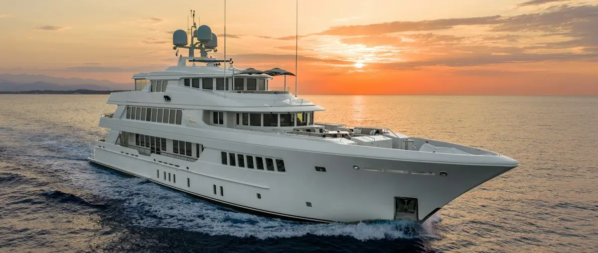 LADY MAXINE 48.77m Hakvoort - Northrop & Johnson official image