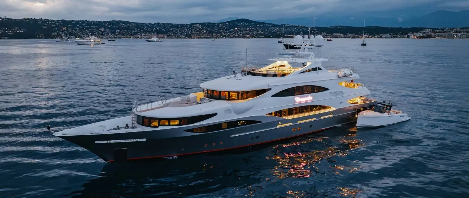 CHAMPAGNE SEAS 50m Trinity yacht - Hargrave Custom Yachts