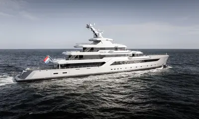 Project 715 named motor yacht Valor