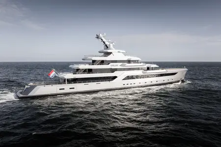 Project 715 named motor yacht Valor