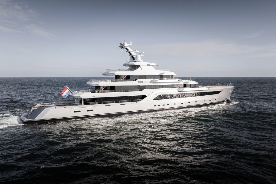 Project 715 named motor yacht Valor