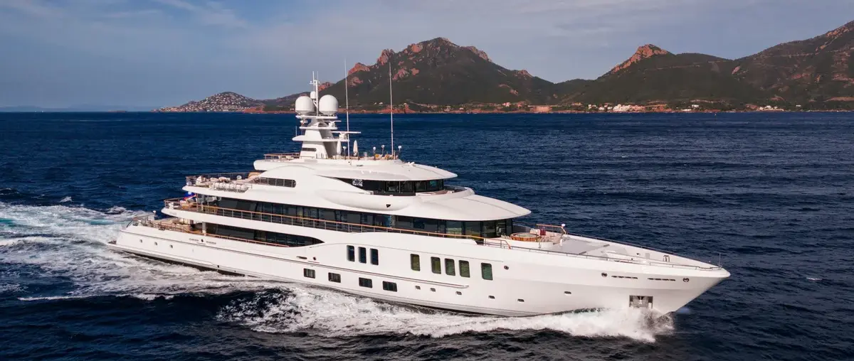 SYNTHESIS 74m Amels - Burgess official listing image