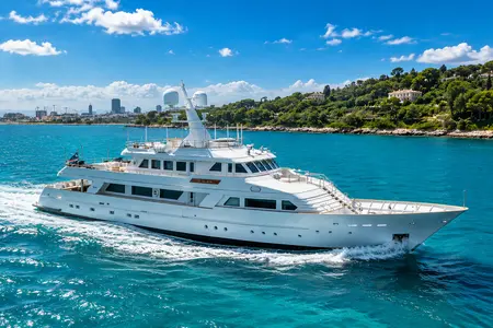 Alaia by Feadship