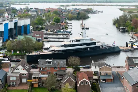 Feadship 826 launch