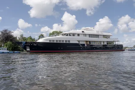 Halcyon Refit 2026 @ copyright Feadship - 3