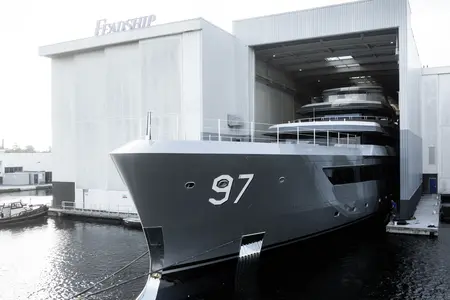 Project-715-Valor-launched-@copyright-Feadship-12