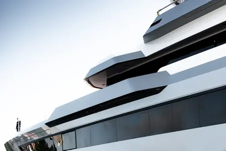 Project-715-Valor-launched-@copyright-Feadship-111