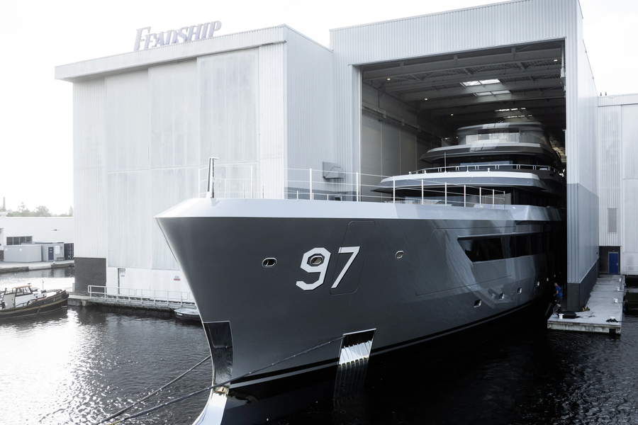Project-715-Valor-launched-@copyright-Feadship-12