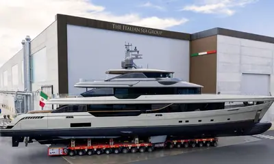 Admiral Yachts launches the first hull of the new semi-custom Panorama line - Admiral Yachts news image