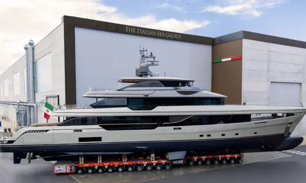 Admiral Yachts launches the first hull of the new semi-custom Panorama line - Admiral Yachts news image