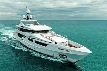 ENTOURAGE by Admiral Yachts