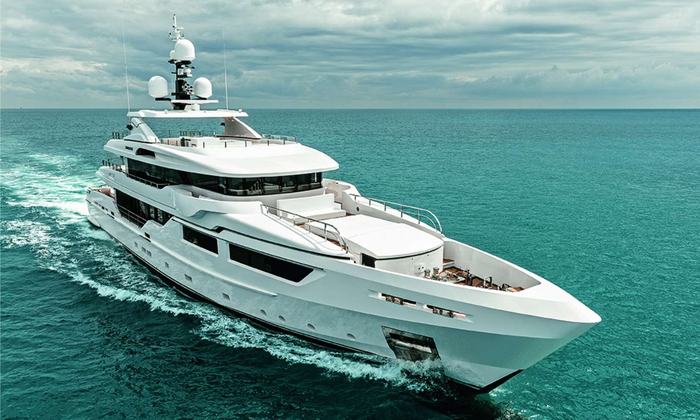 ENTOURAGE by Admiral Yachts