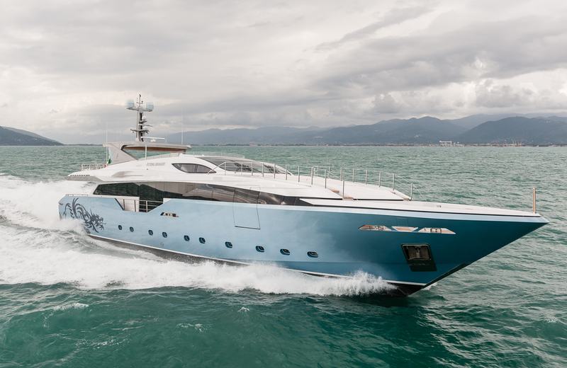 FLYING DRAGON by Admiral Yachts