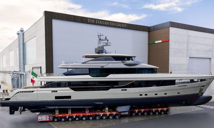 Admiral Yachts launches the first hull of the new semi-custom Panorama line - Admiral Yachts news image