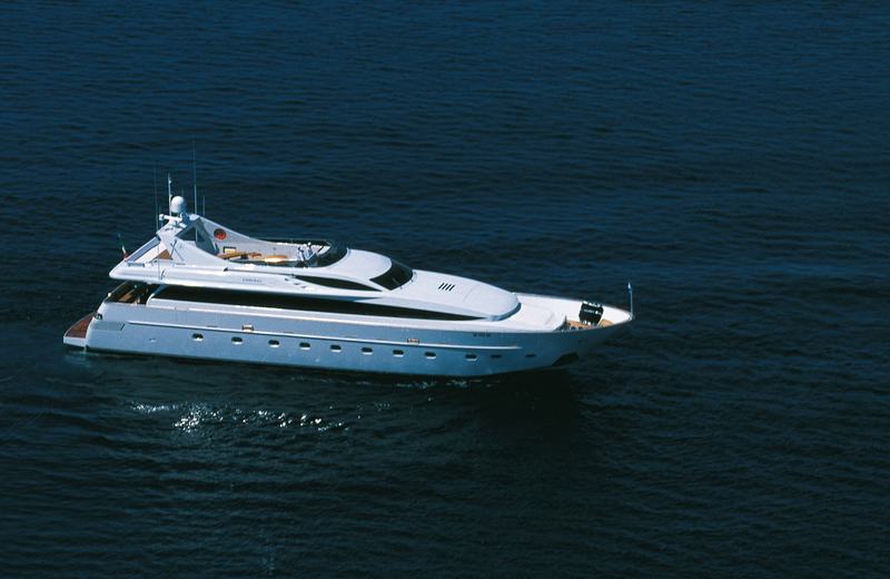 Se al mar Cala la luna by Admiral Yachts
