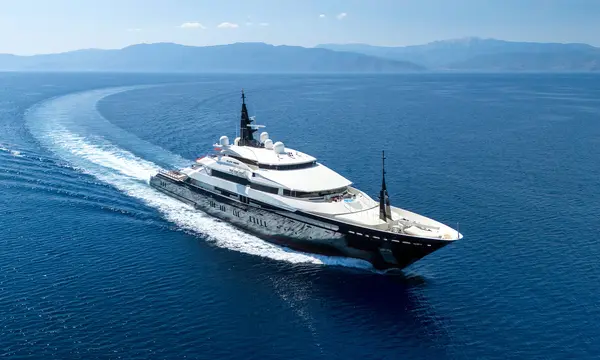82m ALFA NERO for sale — official Fraser image