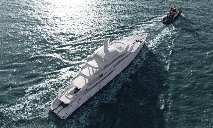 Amels 80 Sold Shortly After Arrival in Vlissingen press image