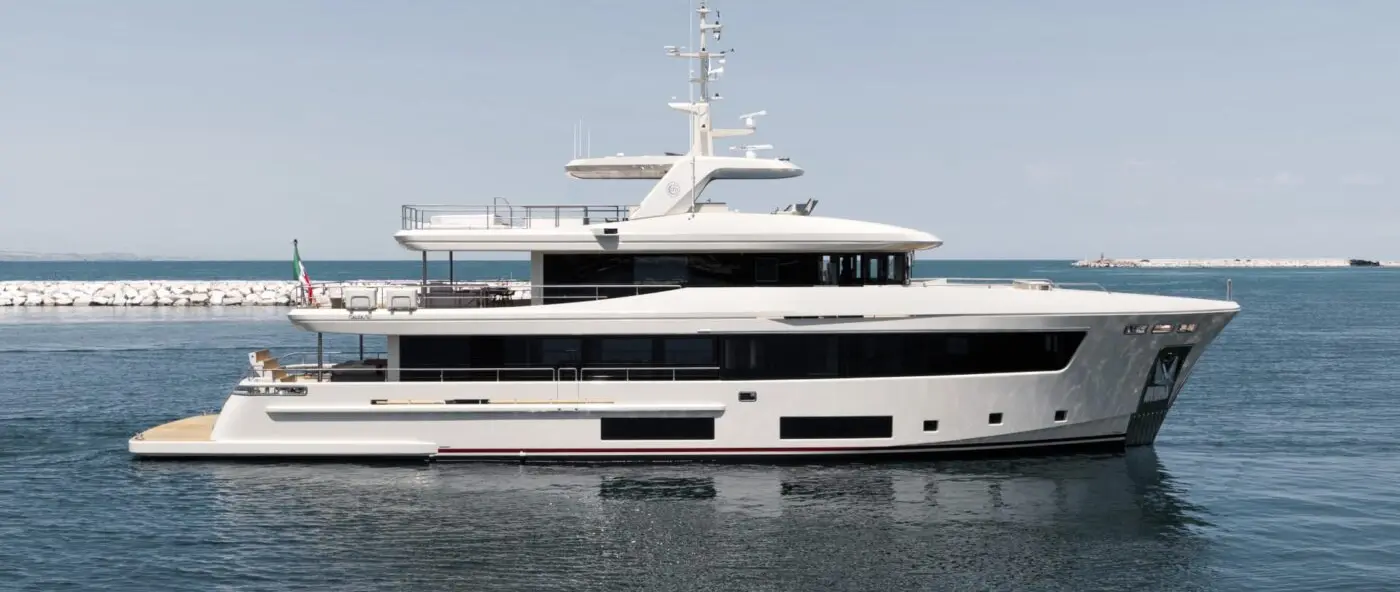 Ammonite — Cantiere delle Marche official exterior