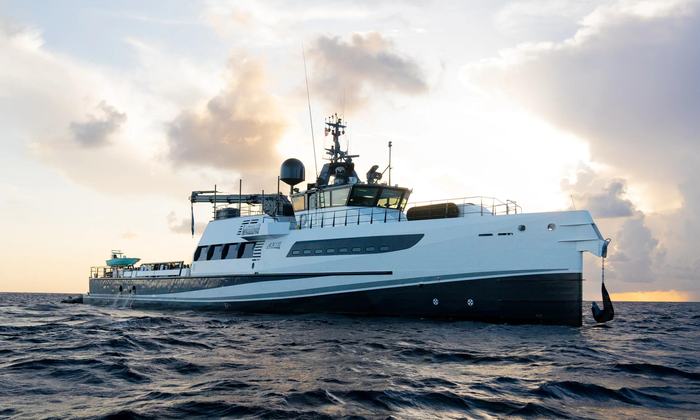Axis - Damen Yachting official image