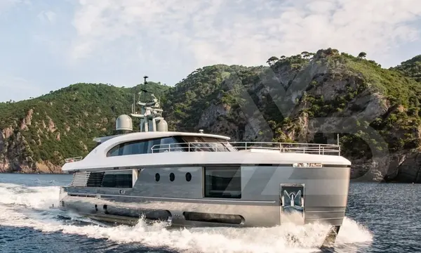 30m Azimut Magellano 30M Aria Reduced by €500,000 to €7.95 Million — source image