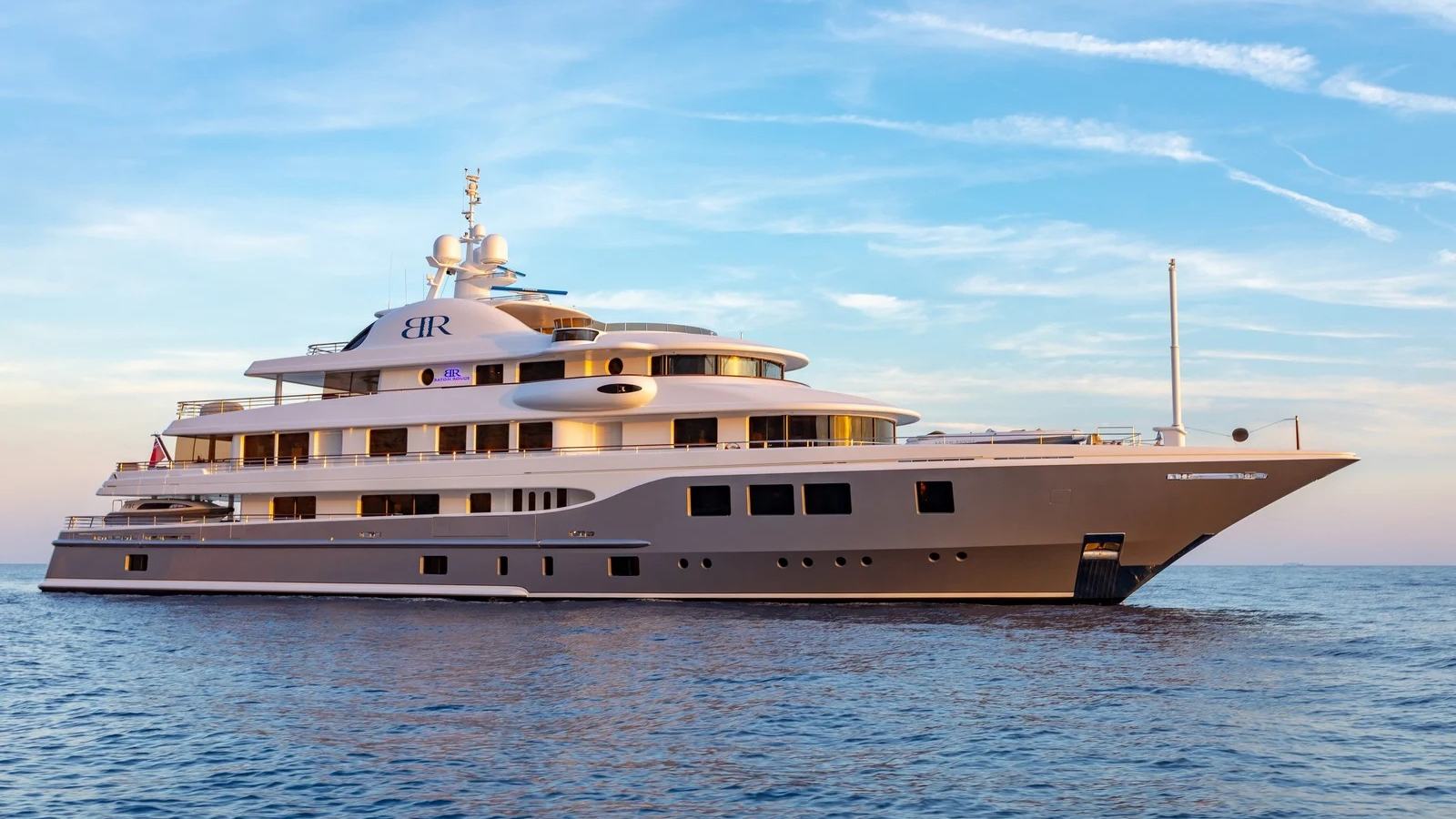 BATON ROUGE: 62m of Beach-Club Living
