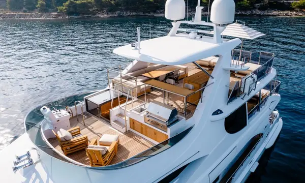 33m Benetti AFINA Reduced by €300,000 in Turkish Sales Market — source image