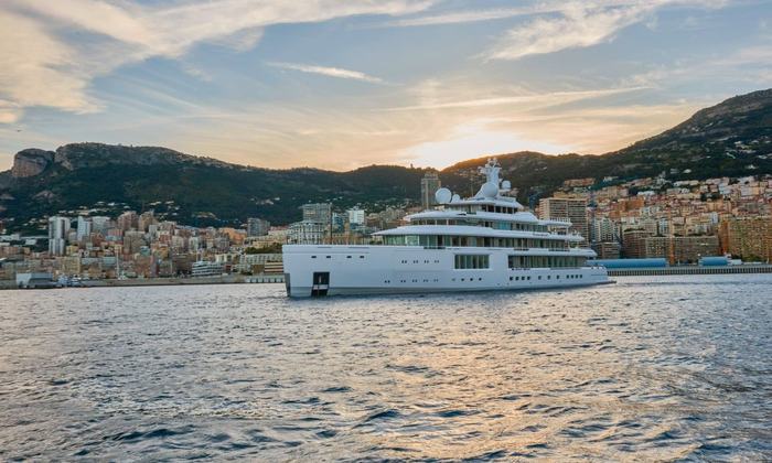 BENETTI LUMINOSITY GIGA YACHT IN MONACO THIS WEEKEND, EXCELLENCE ON THE TRACK MEETS EXCELLENCE AT SEA. | Benetti news image