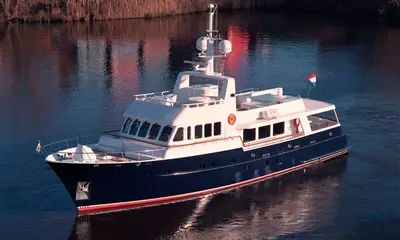 BRADFORD 90 by Moonen
