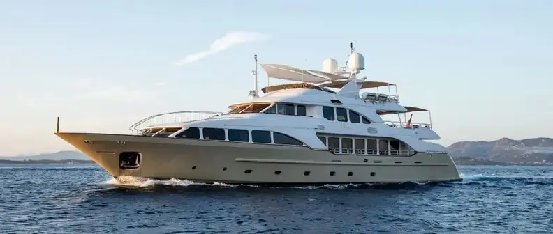 37m Benetti VIRTUE Reduced by $630,000 to $6.495m — source image