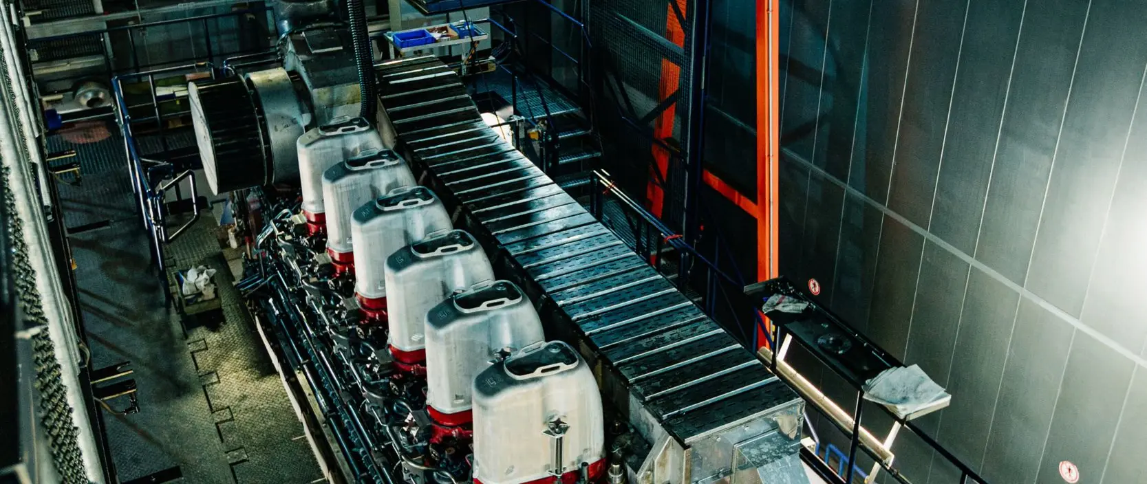 Caterpillar MaK marine-engine technology — official image