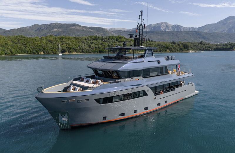 Cantiere delle Marche Haze²