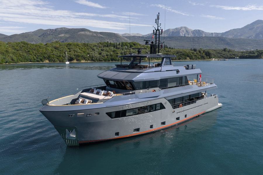 Cantiere delle Marche Haze²