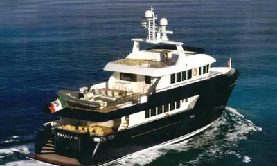 CdM news - Darwin Class 96'