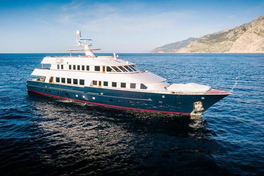 CHARISMA - Damen Yachting official image