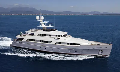 Codecasa news - SALE OF THE CODECASA 42 – VINTAGE SERIES – HULL F75