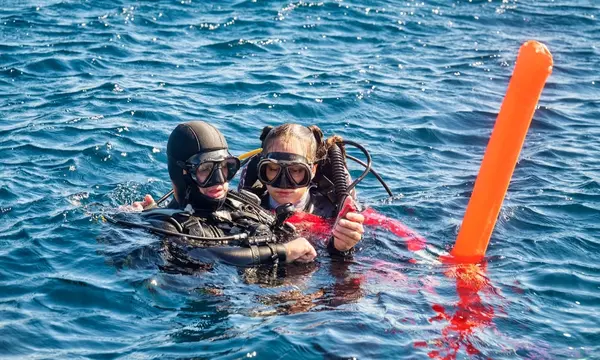 Garmin and DAN Link Satellite SOS with Specialist Dive Support — official Garmin International / Divers Alert Network image
