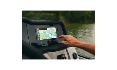 Savvy Navvy Enters Crest and Balise Helm Display Systems — official British Marine / original company release image