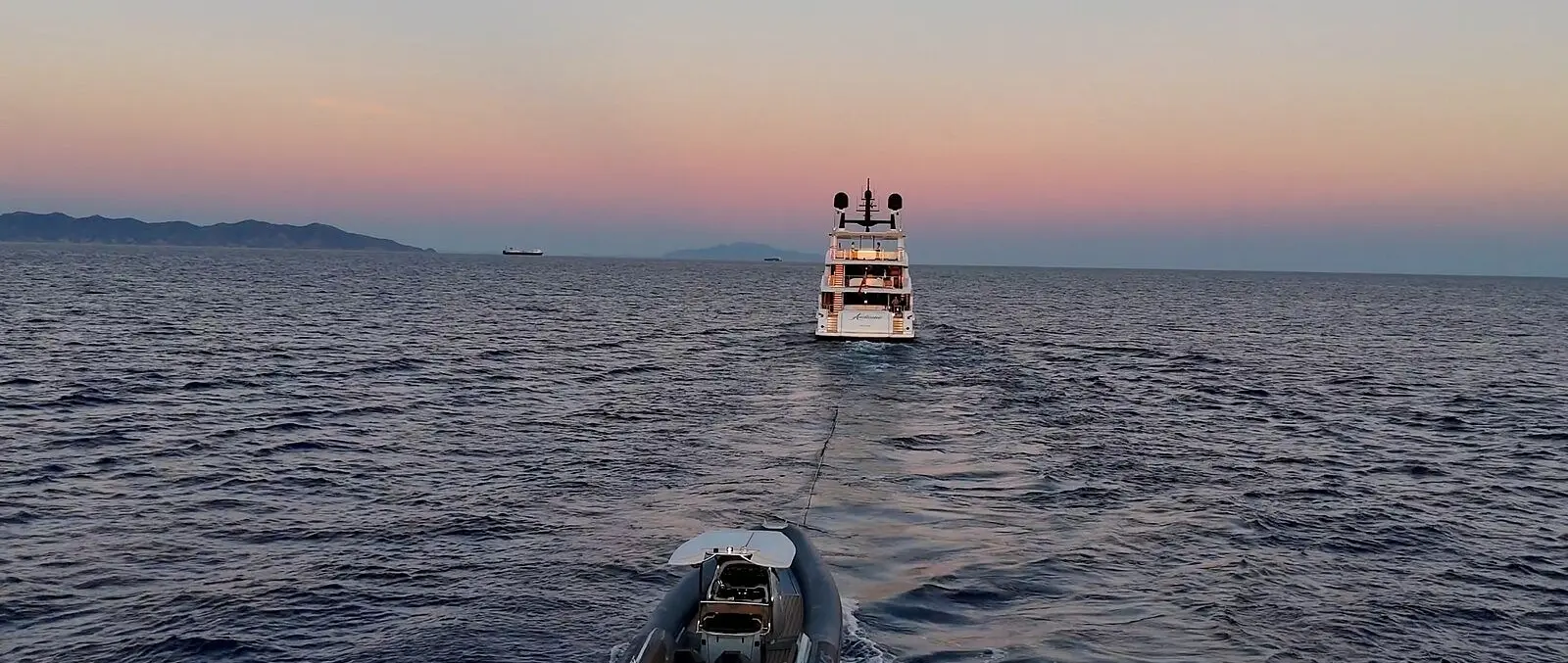 ANDIAMO Uses Dedicated Monitoring for a 900nm Tender Tow — official Pantaenius / Yacht Trace image