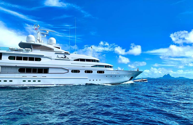 DANCING HARE - Damen Yachting official image