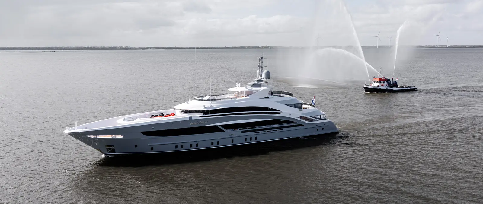Heesen delivers the 50-metre smart-custom with a hybrid propulsion named Cinderella Noel IV. press image
