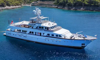 42m Feadship SYNTHESIS 66 Enters IYC Sales Fleet After 2022 Refit — source image