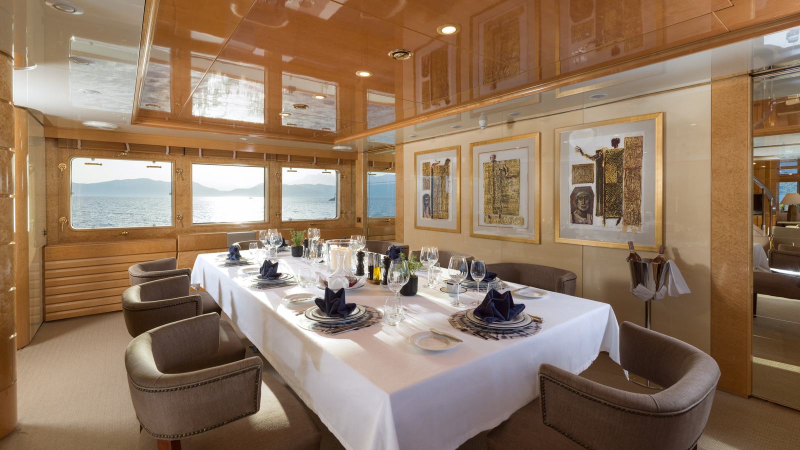 Kassandra — Feadship Resale 2026 — Dining